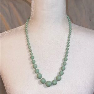 5/20 VTG Matte Mint Green Beaded Necklace